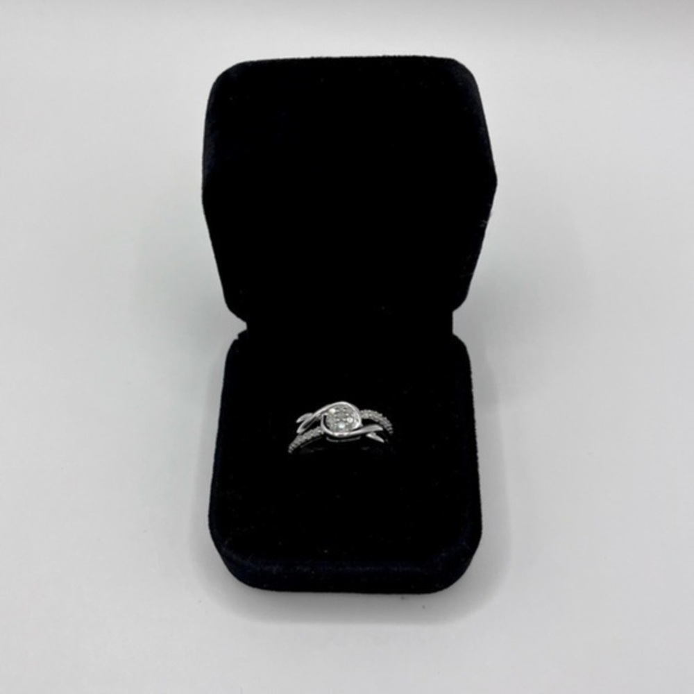 0.30 CT Natural Diamond Flower Ring
